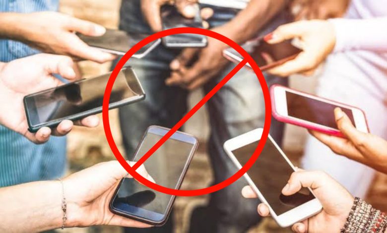 smartphone ban news